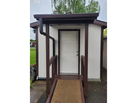 8809 N Dwight Avenue Portland OR 97203