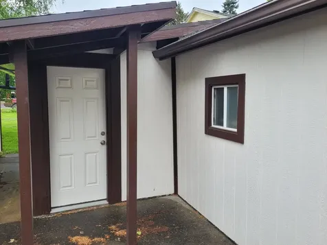 8809 N Dwight Avenue Portland OR 97203