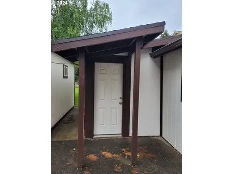 8809 N Dwight Avenue Portland OR 97203