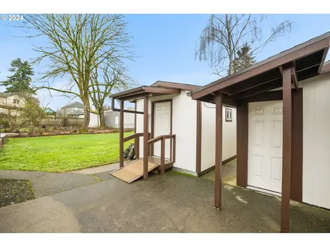 8809 N Dwight Avenue Portland OR 97203