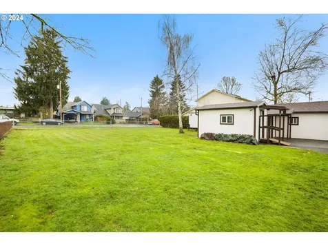 8809 N Dwight Avenue Portland OR 97203
