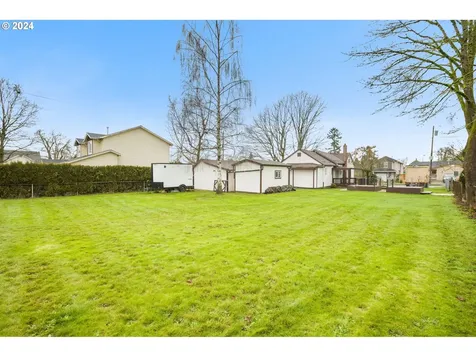 8809 N Dwight Avenue Portland OR 97203
