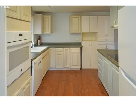 17134 SW Eldorado Drive Portland OR 97224