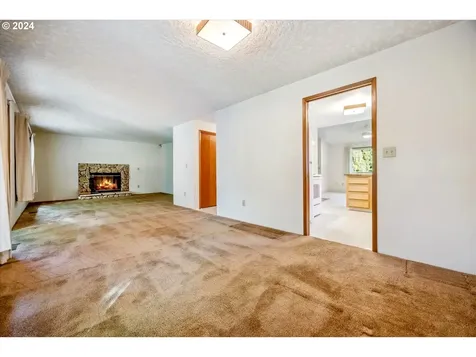 6618 Ne Pacific Street Portland OR 97213