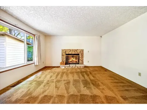 6618 Ne Pacific Street Portland OR 97213