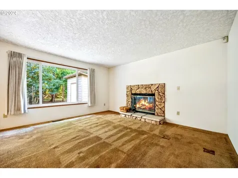 6618 Ne Pacific Street Portland OR 97213