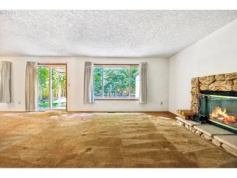 6618 Ne Pacific Street Portland OR 97213