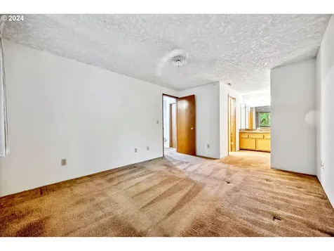 6618 Ne Pacific Street Portland OR 97213