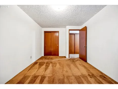 6618 Ne Pacific Street Portland OR 97213