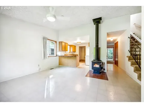 6618 Ne Pacific Street Portland OR 97213