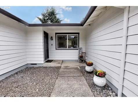 3710 E Vittoria Way Newberg OR 97132