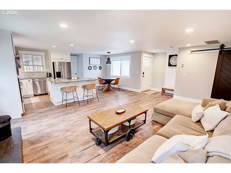 3710 E Vittoria Way Newberg OR 97132