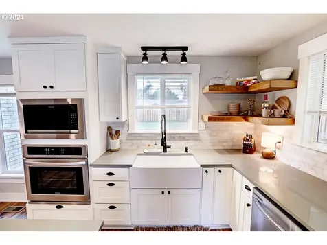 3710 E Vittoria Way Newberg OR 97132