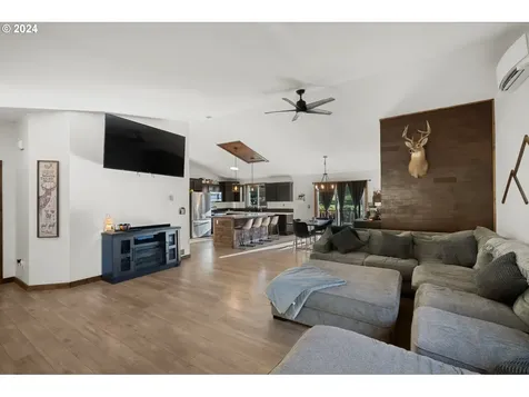 4095 Westwood Drive Tillamook OR 97141