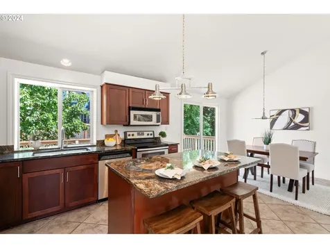 7162 Sw Linette Way Beaverton OR 97007