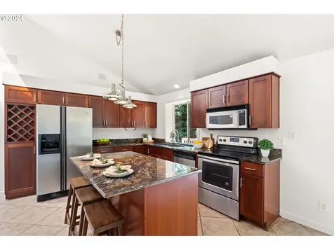 7162 Sw Linette Way Beaverton OR 97007
