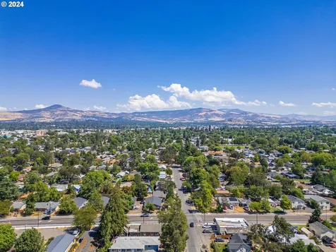 344 Chestnut Street Medford OR 97501