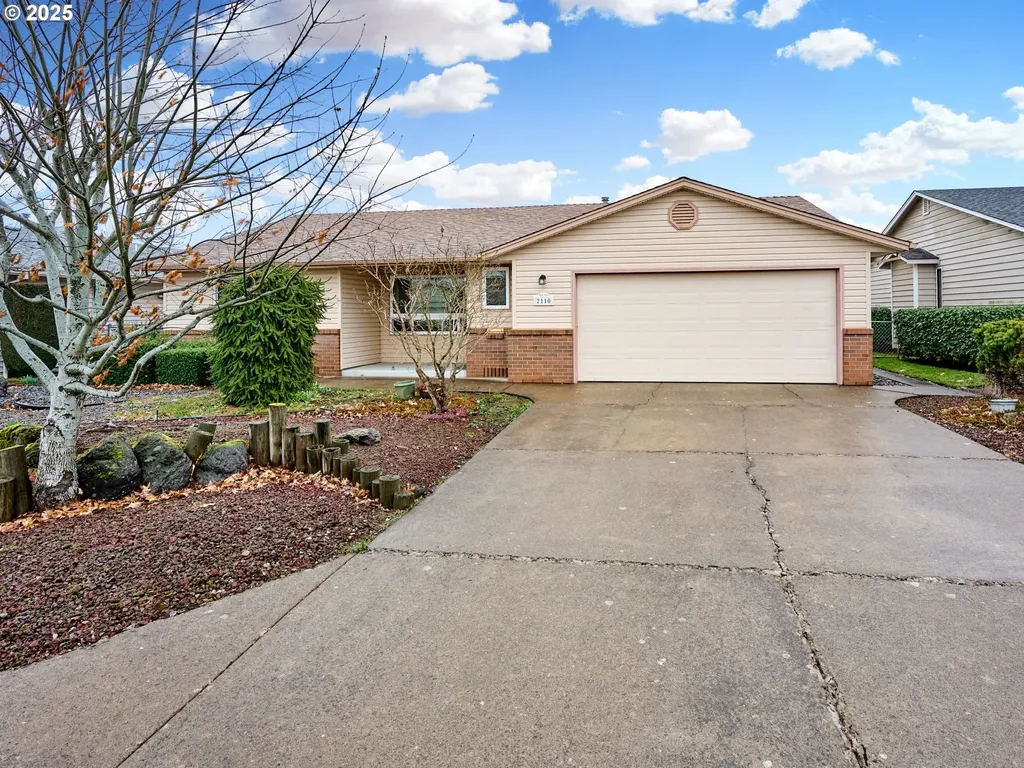 2110 Camellia Way Woodburn OR 97071
