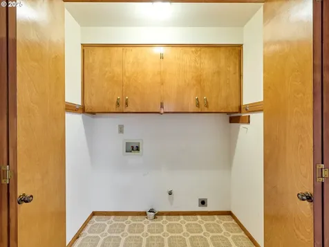 2110 Camellia Way Woodburn OR 97071