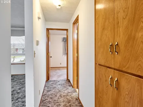 2110 Camellia Way Woodburn OR 97071