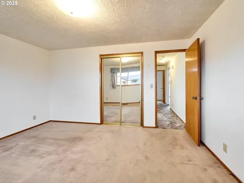 2110 Camellia Way Woodburn OR 97071