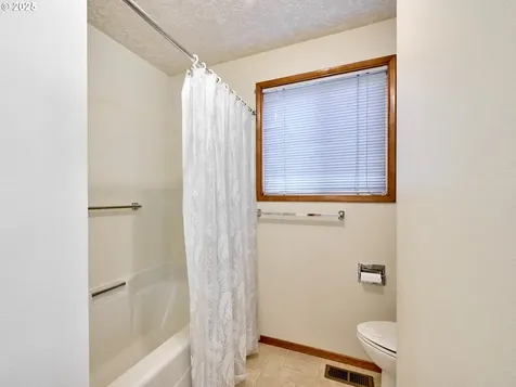 2110 Camellia Way Woodburn OR 97071