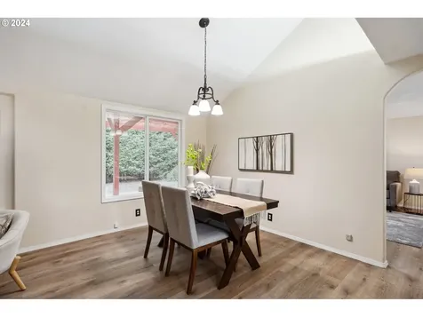 1287 NE 56th Court Hillsboro OR 97124