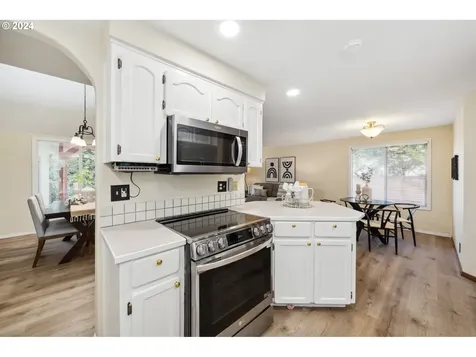 1287 NE 56th Court Hillsboro OR 97124