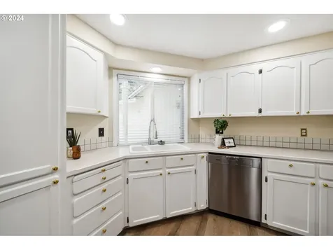 1287 NE 56th Court Hillsboro OR 97124