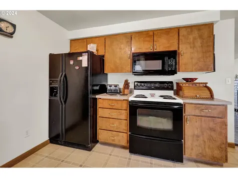 565 Evelyn Avenue Creswell OR 97426