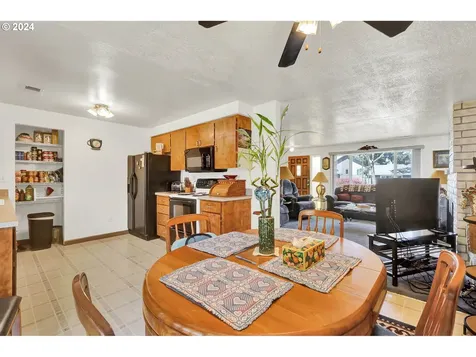 565 Evelyn Avenue Creswell OR 97426
