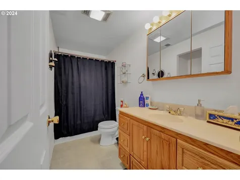 565 Evelyn Avenue Creswell OR 97426