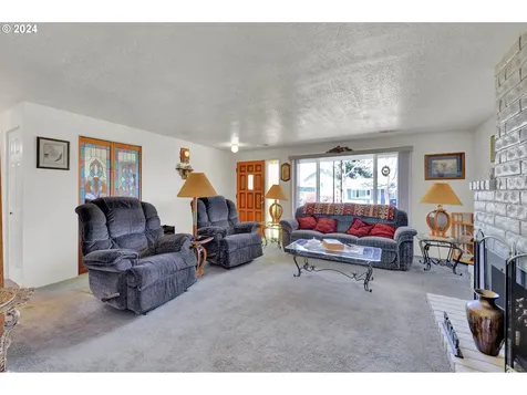 565 Evelyn Avenue Creswell OR 97426