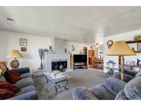 565 Evelyn Avenue Creswell OR 97426