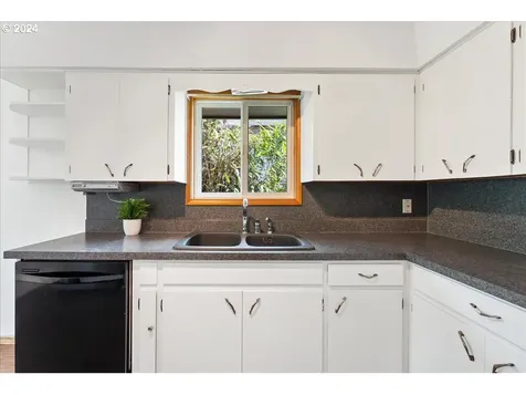 7308 N Mckenna Avenue Portland OR 97203