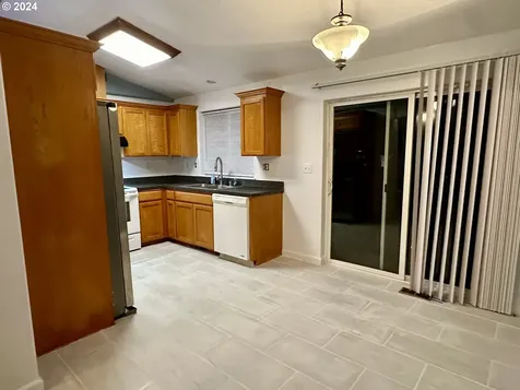 1130 SW 3rd Avenue Mill City OR 97360