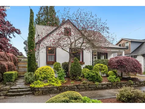 3338 NE Schuyler Street Portland OR 97212
