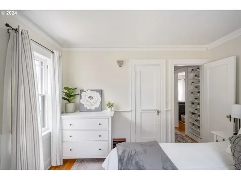 3338 NE Schuyler Street Portland OR 97212