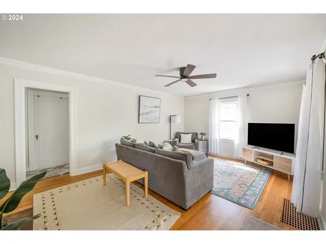 3338 NE Schuyler Street Portland OR 97212