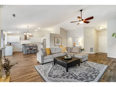 8004 NE 163rd Avenue Vancouver WA 98682