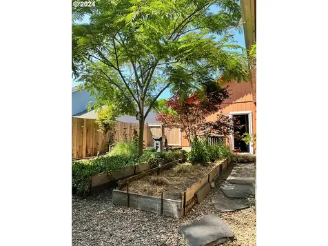 2501 Noah Street Eugene OR 97402
