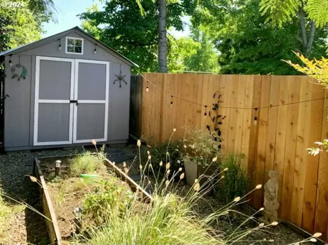 2501 Noah Street Eugene OR 97402