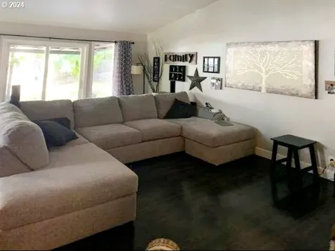 2501 Noah Street Eugene OR 97402