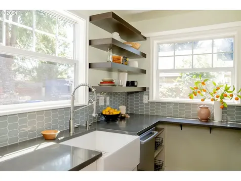 5805 Se 22nd Avenue Portland OR 97202