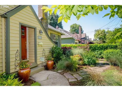 5805 Se 22nd Avenue Portland OR 97202