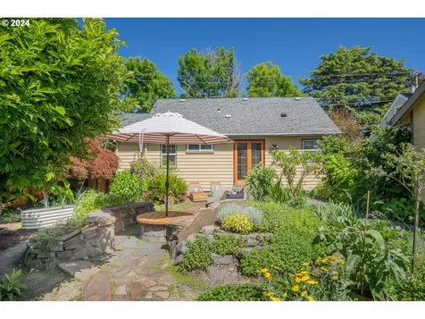 5805 Se 22nd Avenue Portland OR 97202