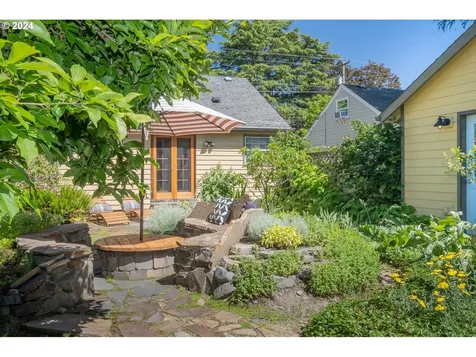 5805 Se 22nd Avenue Portland OR 97202