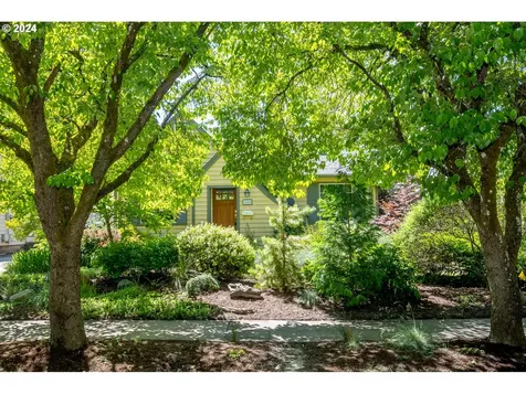 5805 Se 22nd Avenue Portland OR 97202