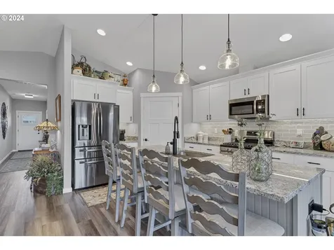 2143 Se Academy Street Dallas OR 97338