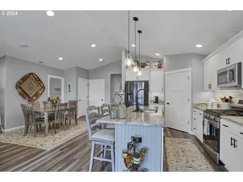 2143 Se Academy Street Dallas OR 97338